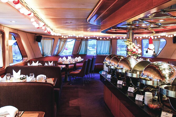 Grand Pearl: Luxury Dinner Cruise with Live Entertainment - Why a Chao Phraya Dinner Cruise Beats Another Temple Night