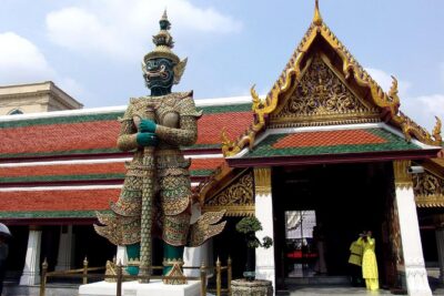 Guided Tour of Grand Palace & Emerald Buddha Temple in Bangkok - Dress code tips that can save your tour (and your mood)