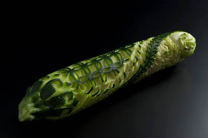 Half Day Professional Thai Fruit and Vegetable Carving Class - Master Carver Wan Hertz: the teacher makes the class