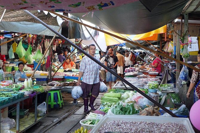 Half Day Railway Market and Damnoen saduak Floating Market tour - The Guide and Transfers: Why This Feels Easier Than DIY