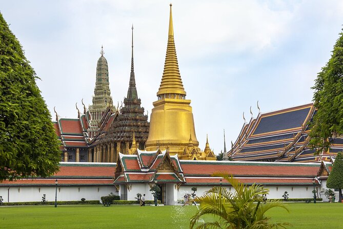 Half-Day Royal Grand Palace and Bangkok Temples Tour - Stop 1: Grand Palace and the Emerald Buddha complex