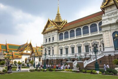 Half-Day Royal Grand Palace and Bangkok Temples Tour - Stop 2: Wat Pho’s reclining Buddha and Bangkok’s older heart