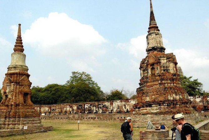 Historic Ayutthaya & Return Grand Pearl Cruise Experience - Wat Na Phra Men: a golden seated Buddha moment