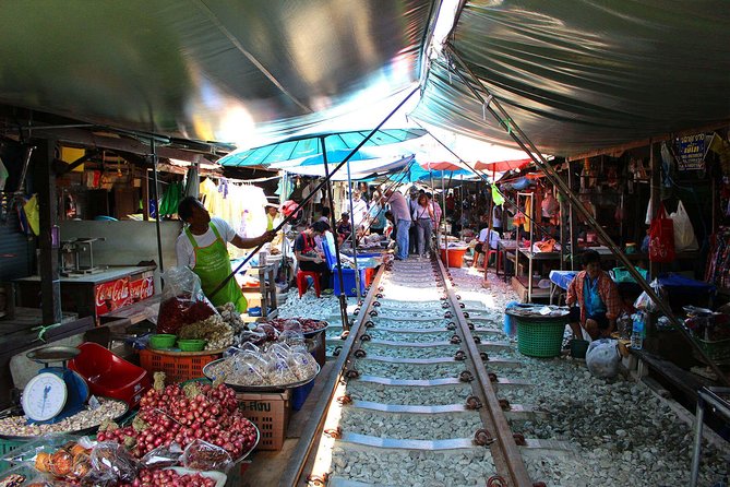 Maeklong & Damnoen Saduak Markets: Railway & Floating Market Tour - Price and Value: What You’re Paying For (and What You’re Not)