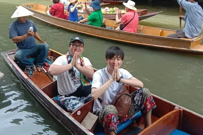 Maeklong Railway and Damnoen Saduak Floating Market Tour - Wat Bang Kung: the Buddha inside a tree scene