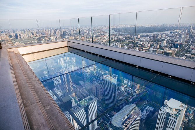 Mahanakhon Building Skywalk - Free Upgrade to Rooftop - The elevator ride to 74th floor is part of the show