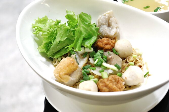 Michelin Guide Street Eats by Tuk Tuk: Bangkok Night Tour - Seeing Rajadamnoen Avenue: A Quick Grand Palace Connection