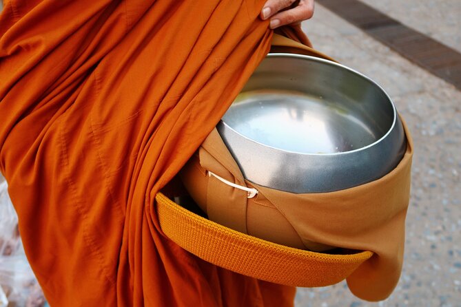 Morning Buddhist Almsgiving, Grand Palace and Flower Market Tour in Bangkok - How almsgiving actually works (and how to participate)