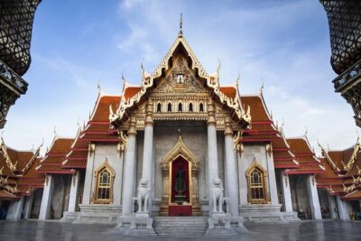 Morning Buddhist Almsgiving, Grand Palace and Flower Market Tour in Bangkok - Wat Phra Kaew and the Emerald Buddha: dress for respect