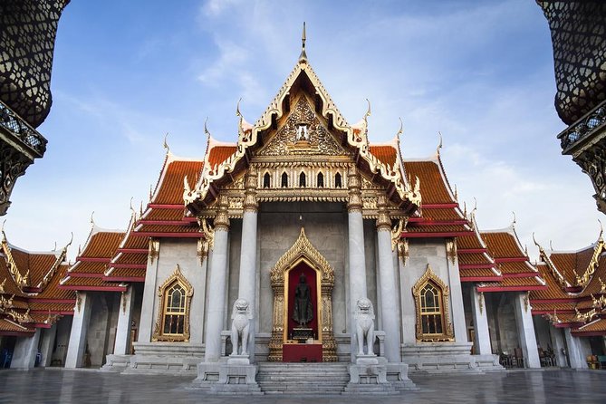 Morning Buddhist Almsgiving, Grand Palace and Flower Market Tour in Bangkok - Wat Phra Kaew and the Emerald Buddha: dress for respect