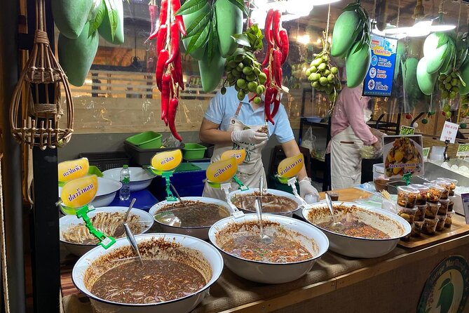 Night life in Bangkok - Jodd Fairs Train Night Market(Joint) - Shopping inside: clothes, nails, and the souvenir reality check