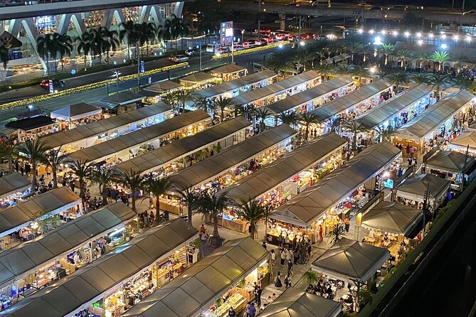 Night life in Bangkok - Jodd Fairs Train Night Market(Joint) - Price and value: when $15.39 makes sense