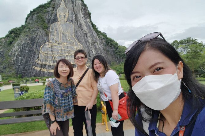 One Day Splendid Pattaya Private Day Tour from Bangkok - Pattaya Floating Market: boats, wooden lanes, and Seaweed shopping