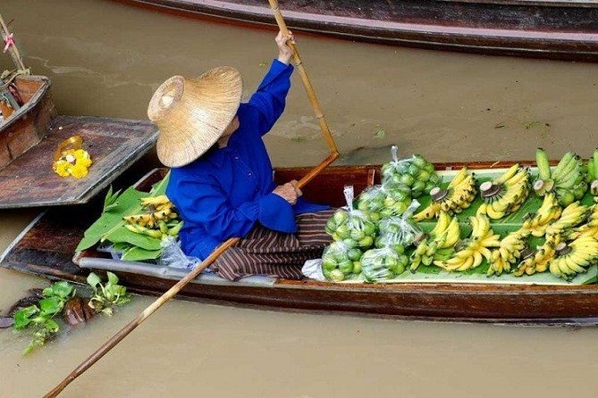 Private Amphawa & Maeklong Railway Market Day Tour with Fireflies - Pickup, Guide Skills, and Car Comfort: The Hidden Value