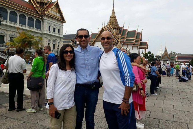 Private Bangkok City Tour Full Day with The Grand Palace - Lunch and bottled water: keep the day human-sized