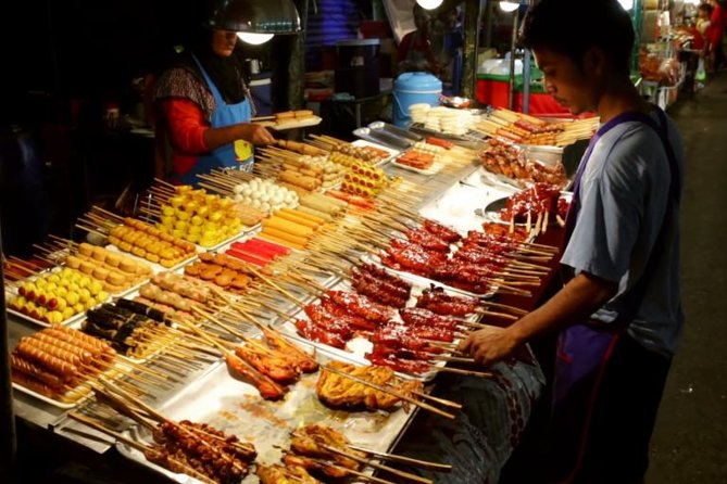 Private Bangkok Foodtour by tuk-tuk - Pickup at 6:00 pm: the timing that makes night markets work