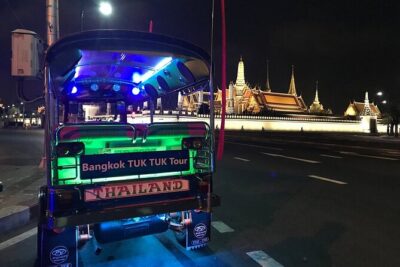 Private Bangkok Night City Tour by Tuk-Tuk with Thai Food - Wongwian Yai street snacks: the place where night eating starts early