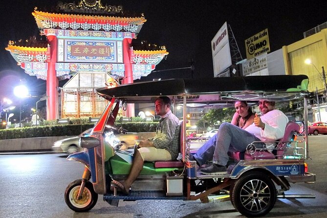 Private Bangkok Night City Tour by Tuk-Tuk with Thai Food - Rattanakosin Old City + Giant Swing: history stops with photo breaks