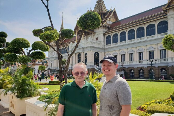 Private Best of Bangkok Full Day Highlights City Tour - Wat Arun in the afternoon heat: how to make your photos and avoid stress