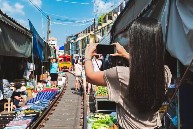 Private Damnoen Saduak and Maeklong Railway Market Tour(min 2pax) - Damnoen Saduak Floating Market: canal life, boats, and mango sticky rice