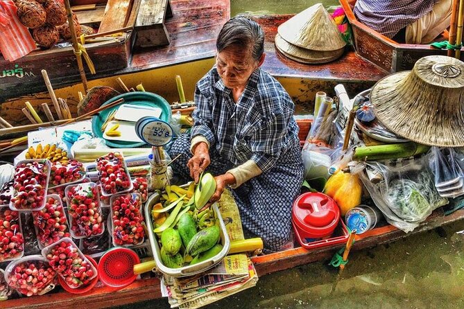 PRIVATE Floating Market + DRAGON Temple + DO like a Local - Nakhon Pathom: After the Rain Coffee & Gallery Photo Stop
