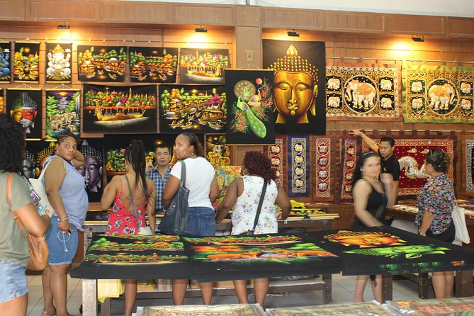 Private Guided Tour to Train Market and Damnoensaduak Floating Market - How the guide makes the day feel personal