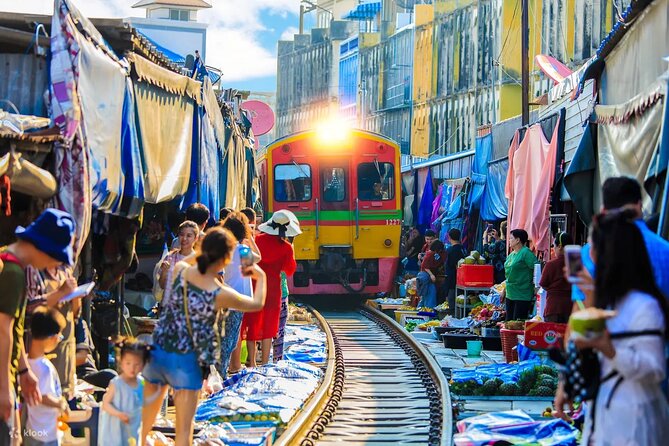 Private Guided Tour to Train Market and Damnoensaduak Floating Market - Price and value: what you’re really paying for