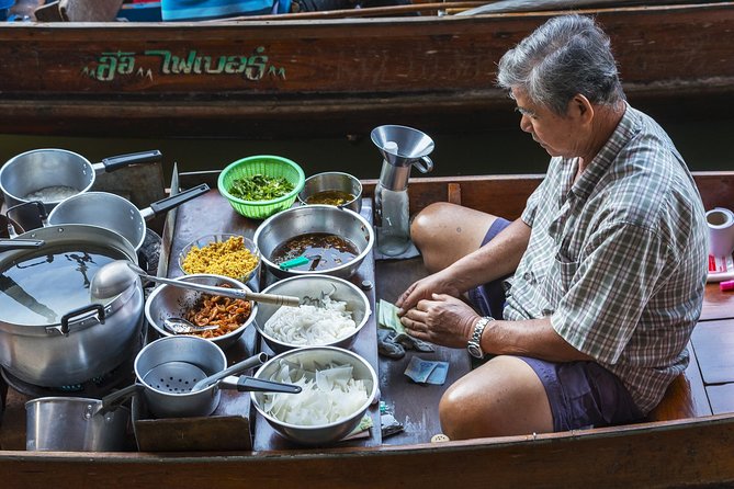 Private Guided Tour to Train Market and Damnoensaduak Floating Market - Who should book this private tour (and who shouldn’t)