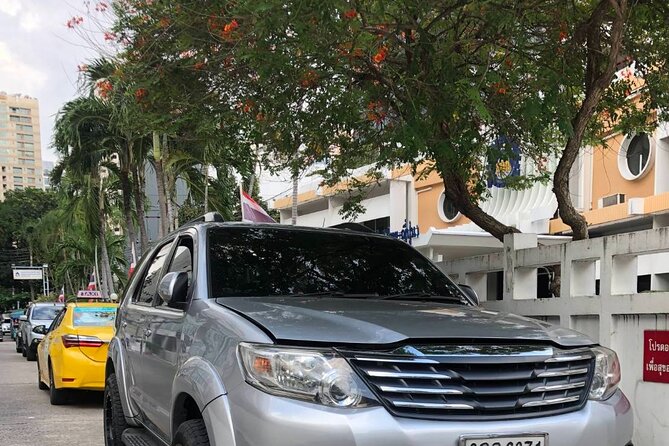 Private Shuttle SUV Bangkok From or To Pattaya - The driver and the car: what “private” looks like on the ground