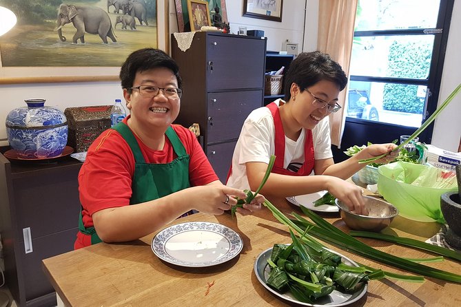 Private Thai Home Cooking Lesson (since 2004) - What You Actually Learn: Scratch Cooking, Flavor Logic, and Spice Balance