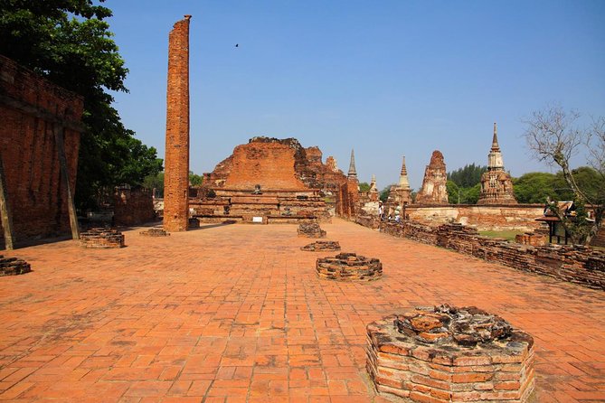 Private Tour: Ayutthaya Temples, Ruins and Lunch on River Cruise - Stop 5: Wat Phra Sri Sanphet and the three bell-shaped stupas