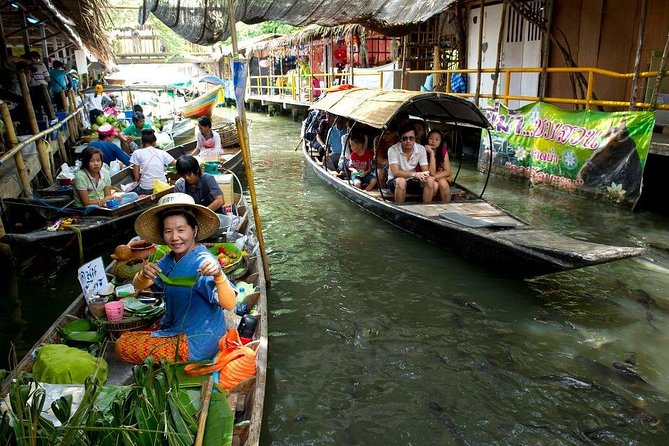 Private Tour: Damnoen Saduak Floating Market and Bangkok City Temples - Wat Pho and Wat Traimit: the reclining and the 5.5-ton moment