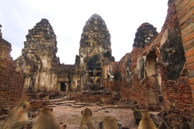 Private Tour: Full Day Ancient City of Ayutthaya and Lopburi - Lopburi first: Phra Prang Sam Yot and the monkey reality check