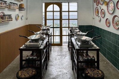 Private Tour: Grand Palace,Wat Phra Kaew, Museum&Cooking Class - Lunch by the Chao Phraya at RONGROS: nice views, plan for your own meal