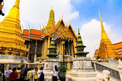 Private Tour: Highlights of Bangkok in Half a Day - Wat Pho and the Reclining Buddha: plan for stairs and time on the ground