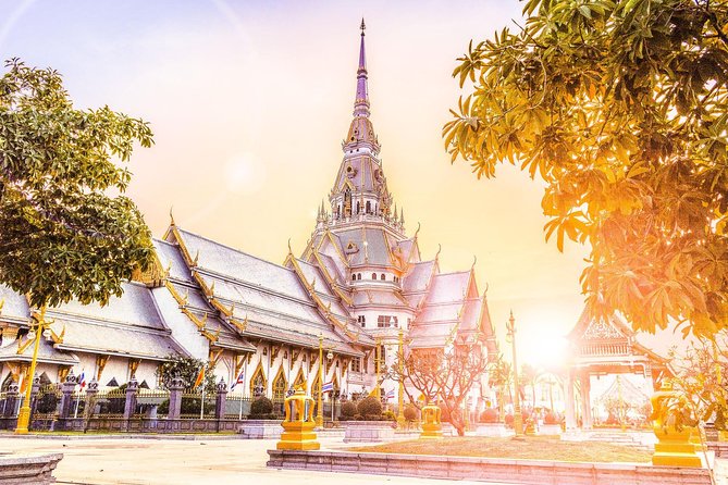 Private Tour: The Dragon River & Land of Sacred Deities Chachoengsao - Wat Pak Nam Jolo: gold-colored temple tied to King Taksin