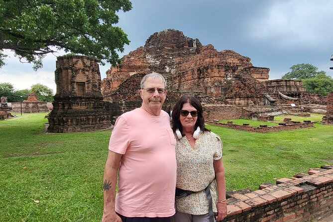 Private tour to Ayutthaya and Boat Tour Heritage Site - Wat Mahathat: the Buddha head in roots and the tug of attention
