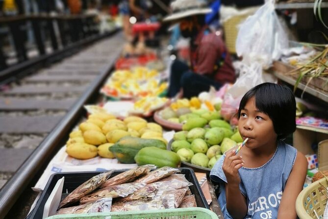Private Tour to Railway Market and Damnoen Saduak Floating Market - Price and Value: What $125 Buys You Here