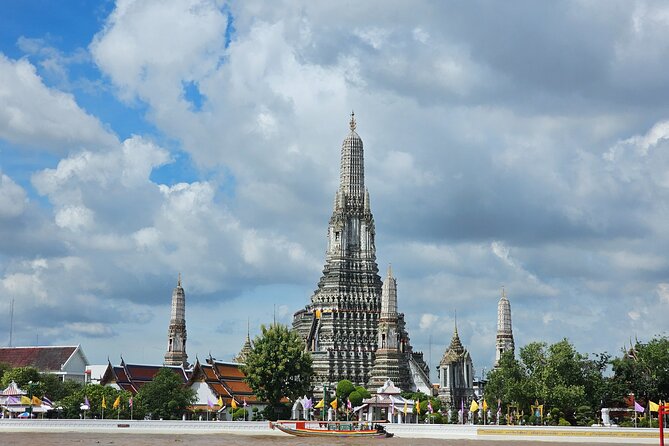 Private tour to Wat Pho,Wat Arun, Canal Tour,Flower Market - How the 4–5 Hour Timing Really Feels