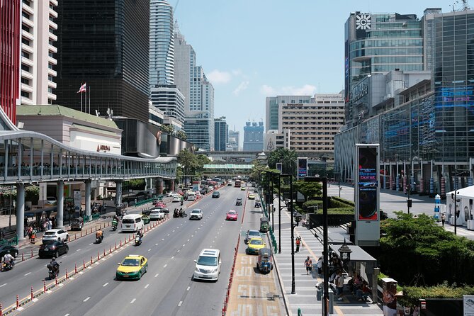 Private Transfer Between Bangkok and Pattaya by Comfortable SUV - Inside the SUV: Air-Conditioning, Cleanliness, and Safe Driving