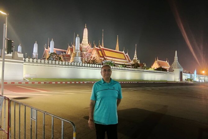 Private Tuk Tuk Night Adventure with Dinner - A Tuk-Tuk Night Loop Built for Short Attention Spans