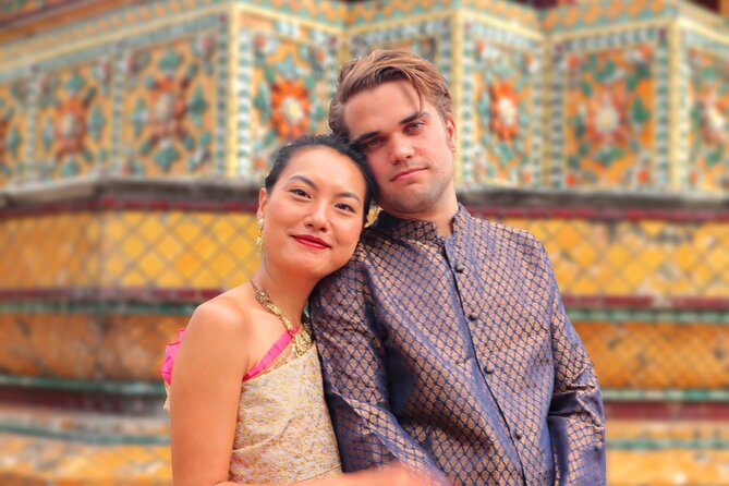 Proposals in Thai Costume with Photoshoot - Pak Khlong Flower Talat Original: where the surprise becomes natural