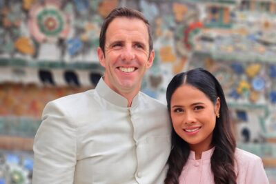 Proposals in Thai Costume with Photoshoot - Wat Ratchaburana Ratchaworawihan: the merit-making pause before the next chapter