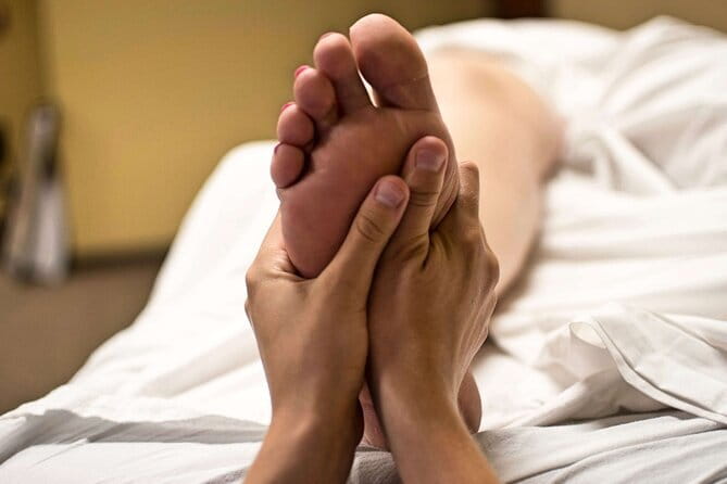 Rest And Relax Massage - Foot Massage in Sukhumvit, Bangkok - The 2-hour massage flow: from the chair to the reflex zones