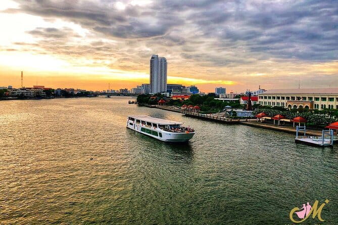 Romantic Sunset The Planet Cruise with Bangkok Night Views - The river views: Wat Arun, Grand Palace, and the Emerald Buddha area
