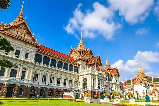 Royal Palace Bangkok Entrance Ticket with Hotel Pick Up - Dress Code and Temple Etiquette: Plan for Respectful Sightseeing