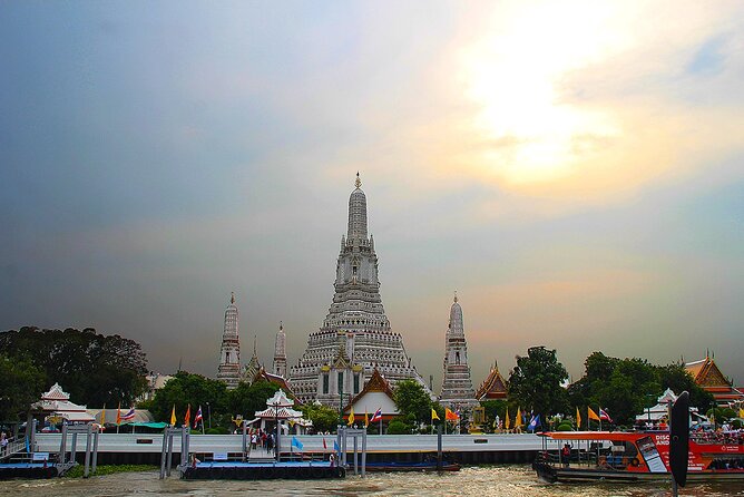 Royal Princess Cruise - Sunset Program on Chao Phraya River, Bangkok - Timing and sunset: why the illuminated views can vary