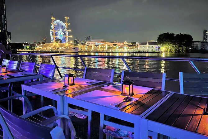 Smile Dinner Cruise Experience: Dining & Live Entertainment - Buffet Dinner: Thai and International Food, plus the Drinks Reality