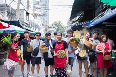 Sompong Thai Cooking School - Back at the school: your station, your pacing, your practice time