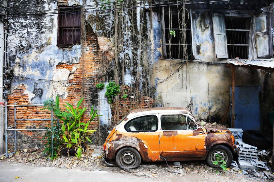 Talat Noi I A Journey Through Art and Culture l Bangkok - Entering Talat Noi: Old Chinese lanes, murals, and temple stops